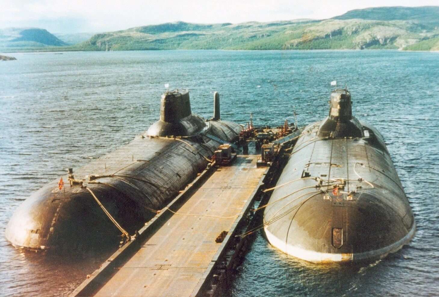 Атомная подводная лодка архангельск тк17. Трпк сн тк-13. Подводная лодка тк-12 симбирск. Hobby boss проект 941 акула. Видяево база подводных лодок северного флота.