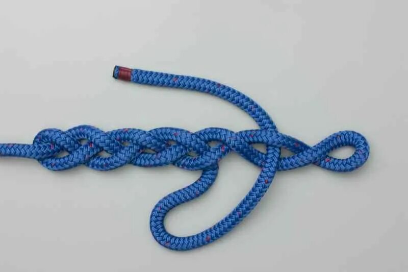Косичка из шнурка. Узел косичка. плетение декоративных узлов. косичка узелками. узлы из веревки.