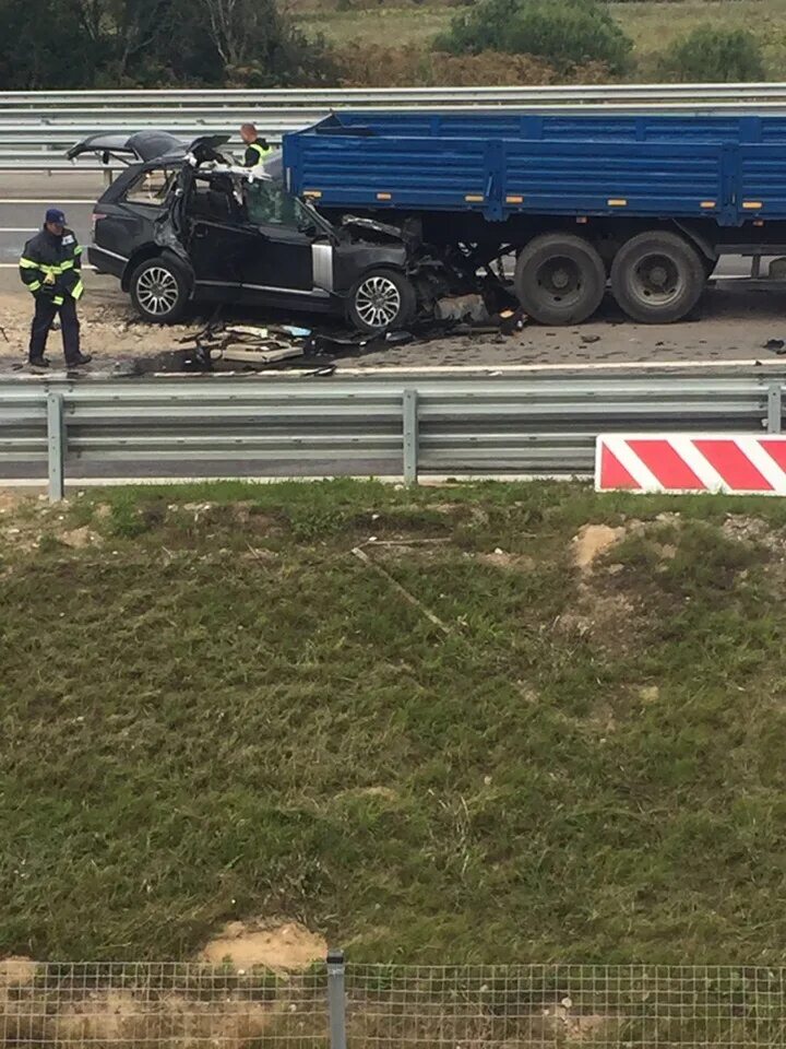 Догнать грузовик или помочь. Авария на платке м11 сейчас. Клин дорога смерти.