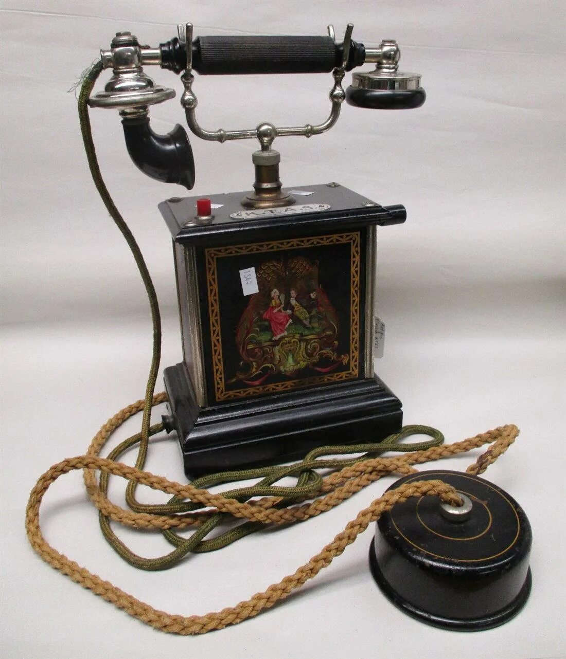 Как сделать бесплатные телефоны в токе. Телефонный аппарат Эриксон 1910 года звук. Настольная модель телефона 1920. Настольная модель телефона 1930. Телефон 1905.