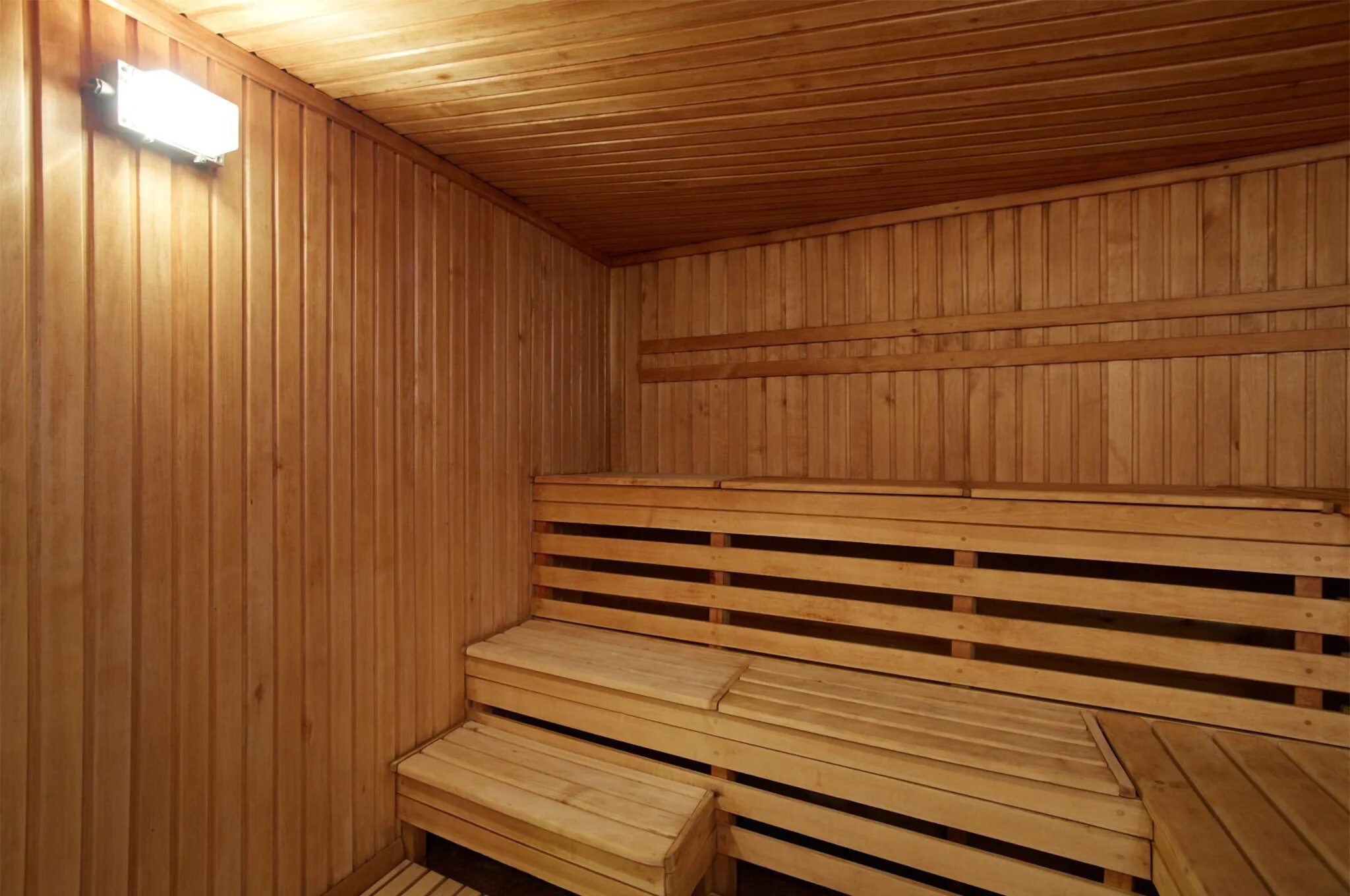 сажа на досках. очистка парилки от копоти. копоть в бане. баня в саже. копоть в бане.