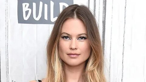 Boshqa odamlarning xotinlari bilan hammomdagi rus pornosi