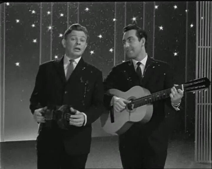 Поют двое мужчин. Куплетисты Рудаков и Нечаев. Голубой огонек 1964.