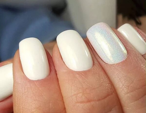 Лак essie 01 белый. Маникюр гель лак белый. Лак белый. Лак для ногтей белый матовый. Белый лечебный лак.