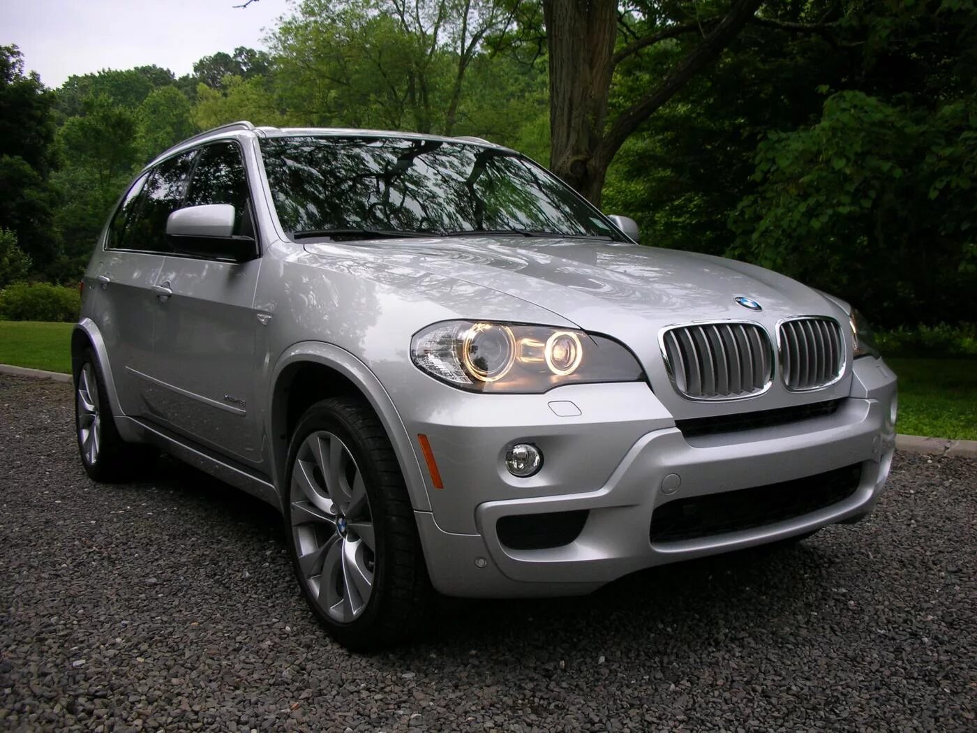 Бмв е70 дорестайлинг. BMW x5 e70 m пакет. E70 BMW x5 Sport. BMW x5 кузов e70. BMW x5 e70 m Sport.