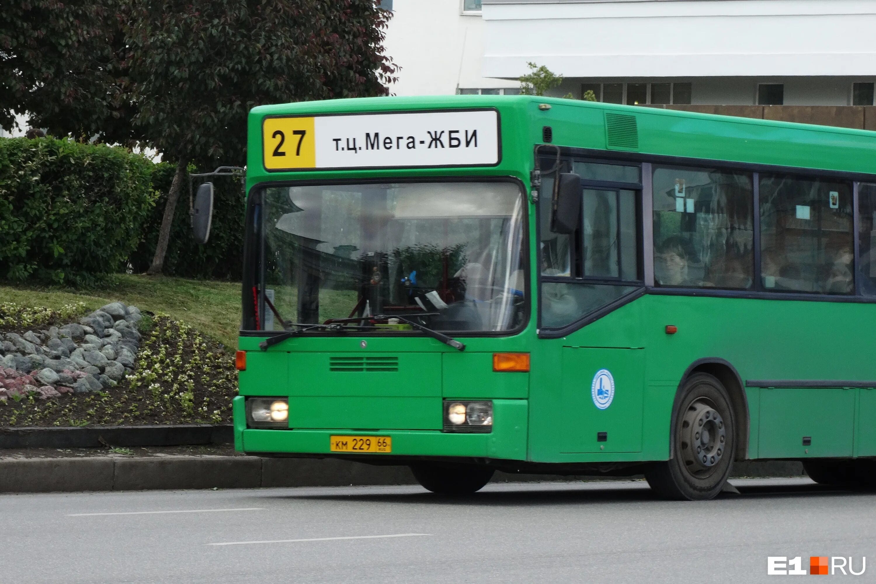 Общественный транспорт 27. 27 Автобус Екатеринбург. 030 Автобус Екатеринбург. ГОРТРАНС Екатеринбург автобусы. 37 Автобус Екатеринбург мега.