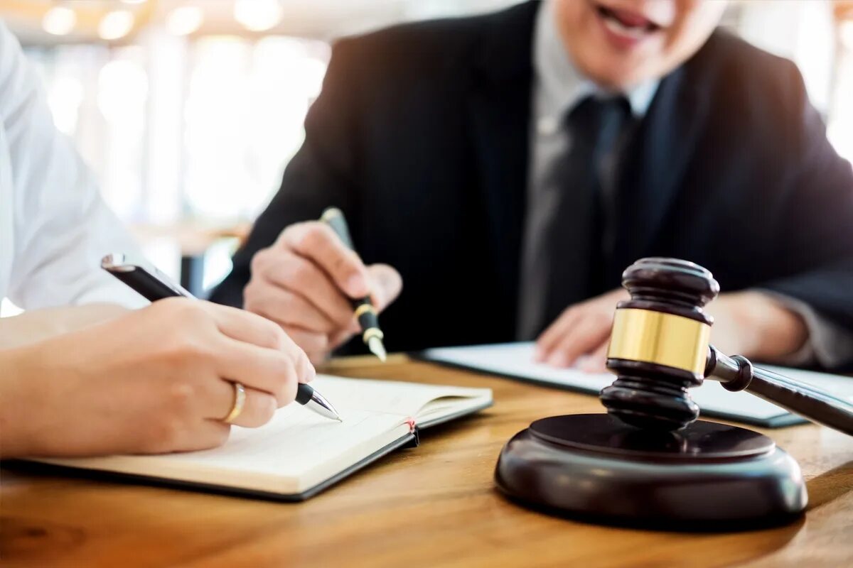 Споры в суде. Drugs law. Уголовное право. Трудовые споры в суде. Defense lawyer.