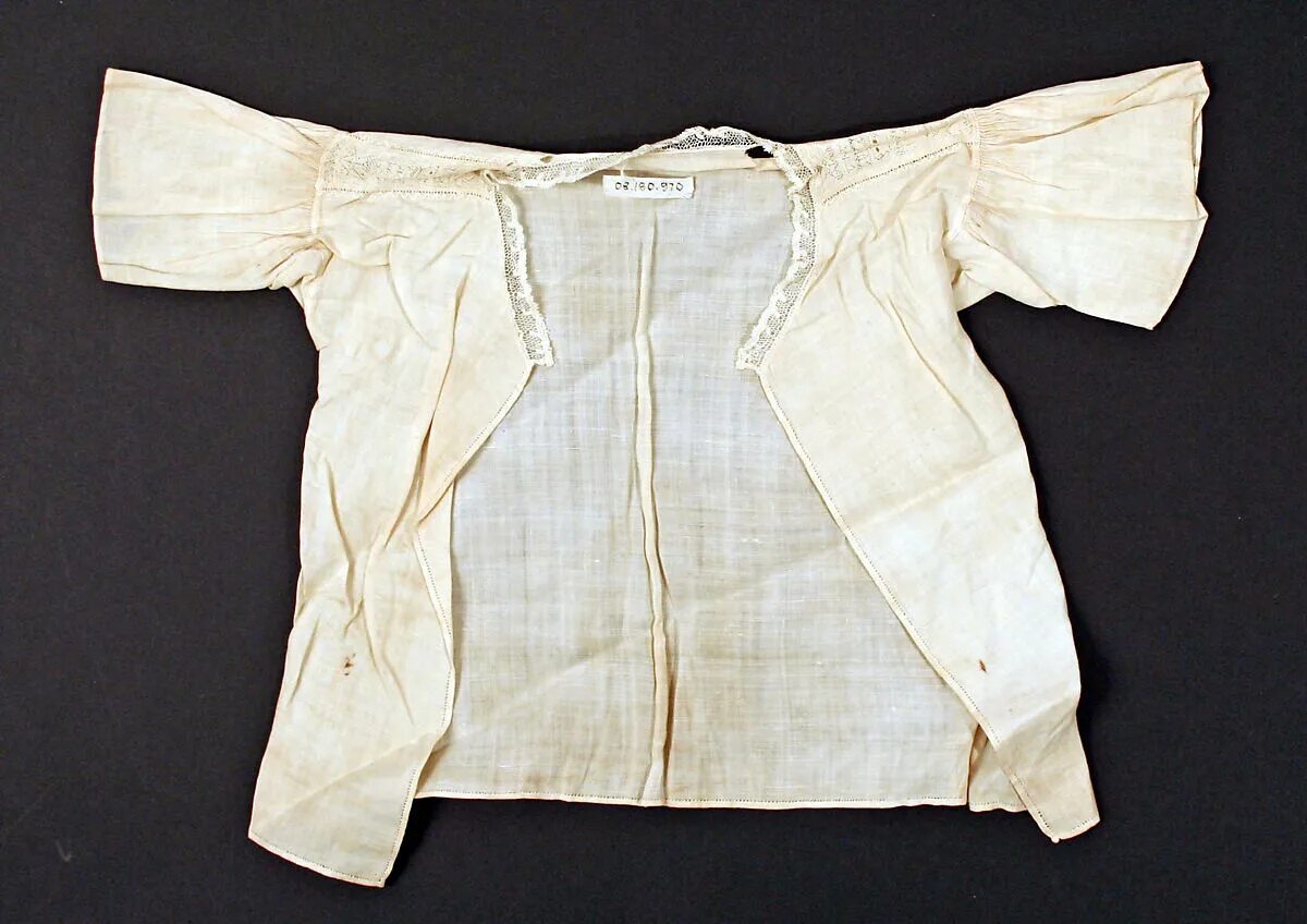 Старинный плащ. Рубашка 18 век. Куча одежды. Ветхая одежда 6. Самая древняя одежда.