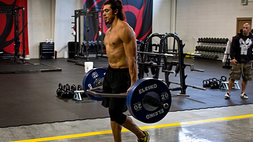 Кэрри лайт фото. Человек с тяжелым рюкзаком. Carries weight. Силовой экстрим прогулка фермера. Кэрри лайт.