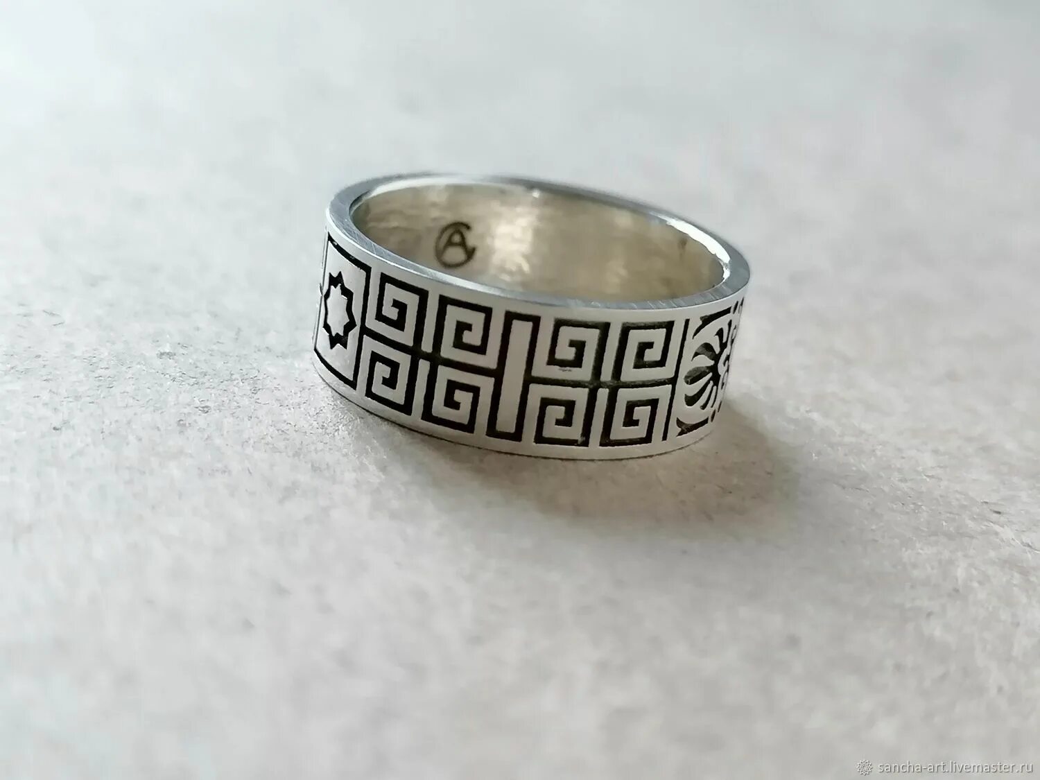 Mens Floral Vintage Style Band - Engraved Two-Tone Gold Ring