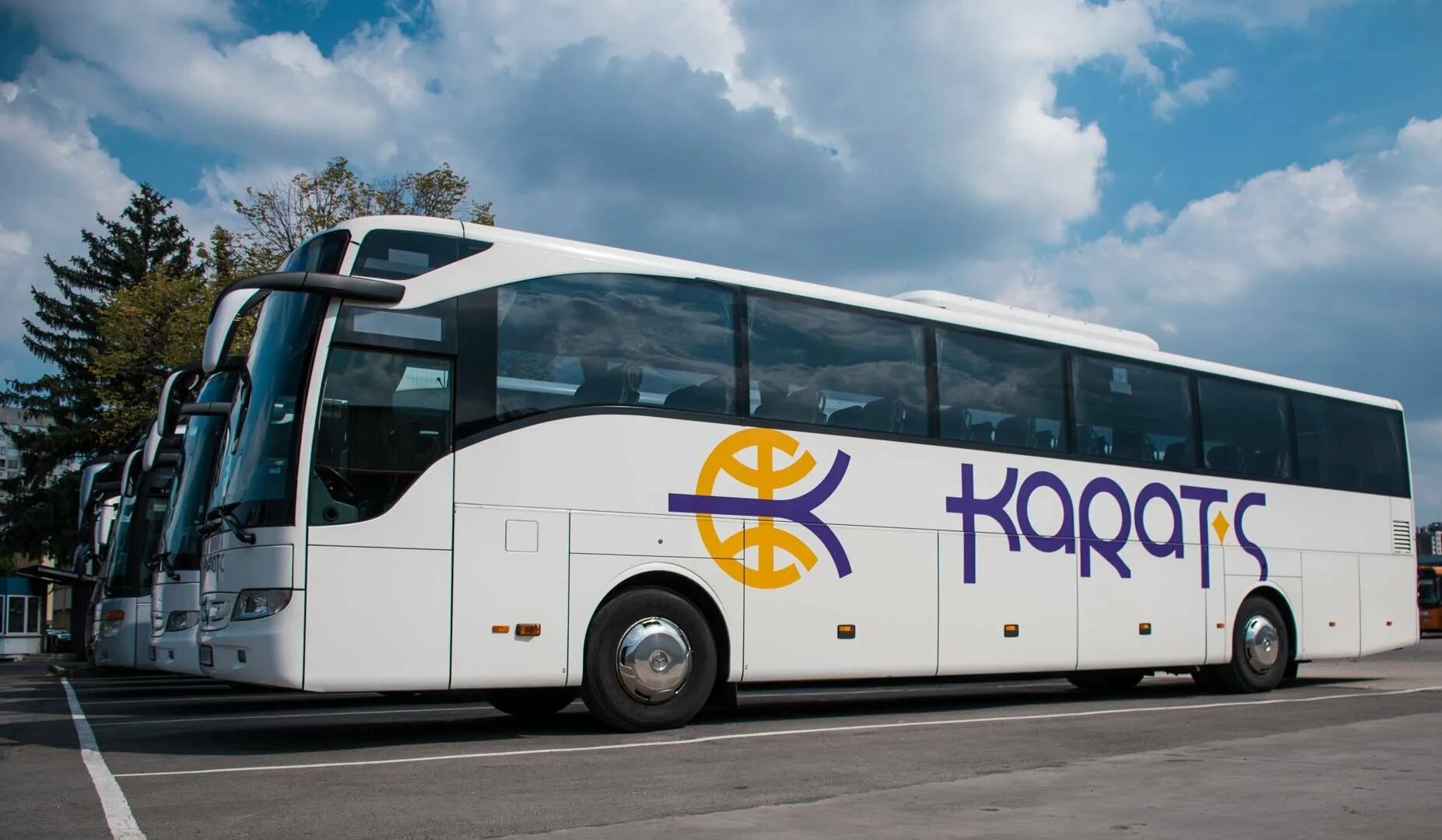 Автобус с крыльями. Самолет маршрутка. Автобус самолет. Икарус 55. Автобус самолет.