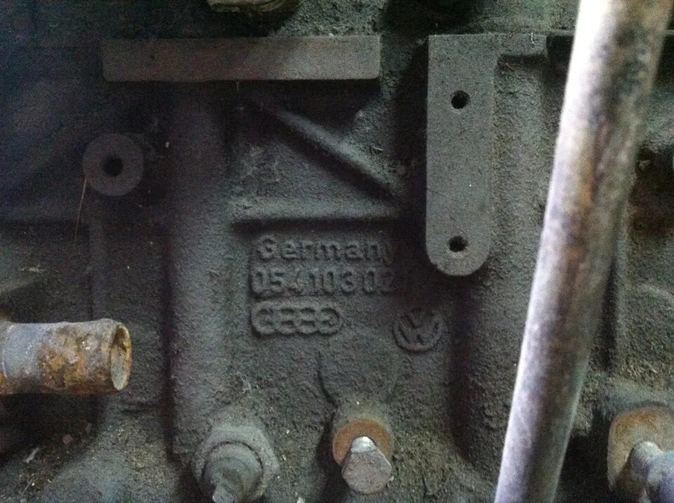 Номер двигателя ауди 100 2. Номер двигателя audi 80. Ауди 100 номер двигателя ds. 3. 8.