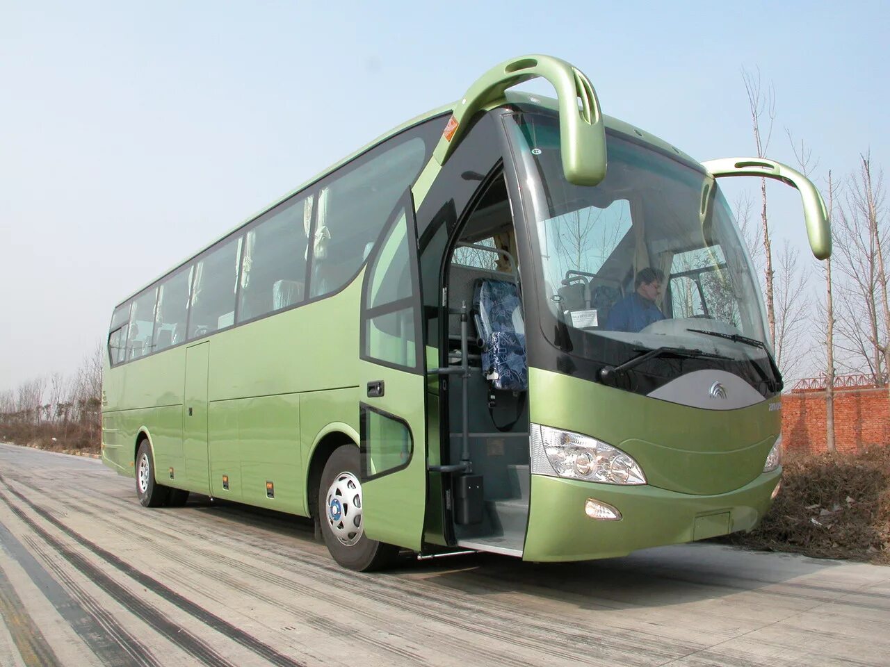 Международные перевозки автобусом. Yutong zk6122h9. Yutong zk6129h. Автобус Ютонг zk6122h9. Yutong ZK 6129 новый.