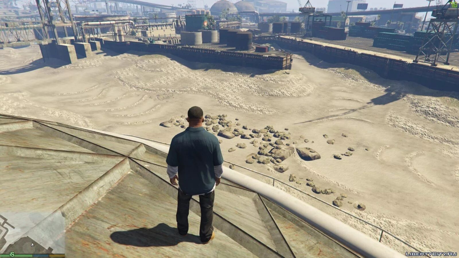 Как нырять под воду в гта 5. Gta 5 water. Как убрать воду в гта. Как убрать воду в гта. Артефакты на ps5 в gta.