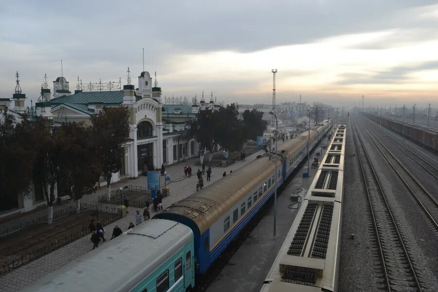 Новоказалинск казахстан. Станция туркестан. Город казалинск. Turkiston metro bekati. Ташкент метро юнусабадская линия.