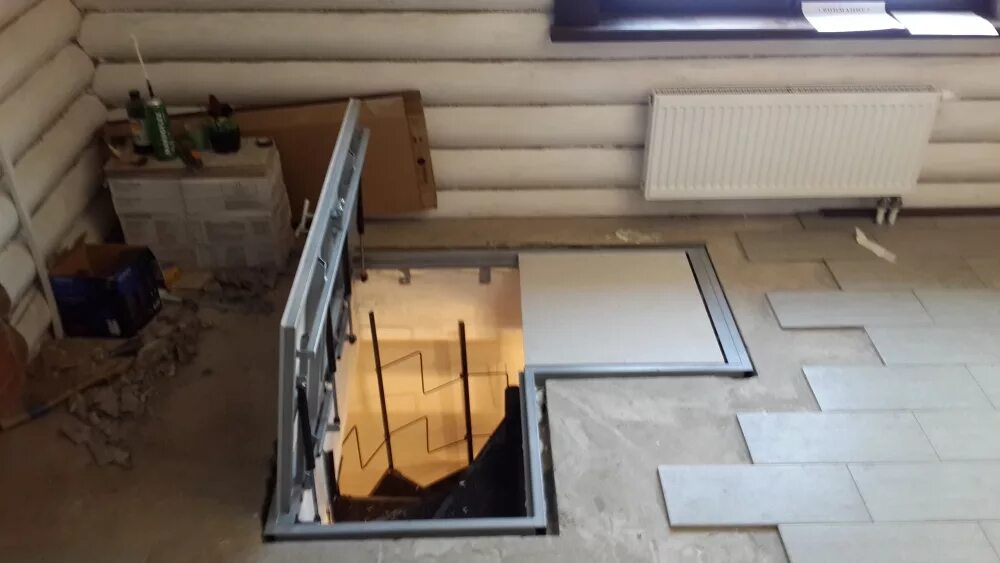 Люк в полу под ламинат. Люк напольный для подвала. люк в погреб под ламинат. люк напольный для подвала под ламинат. люки в полу для подвала под плитку.