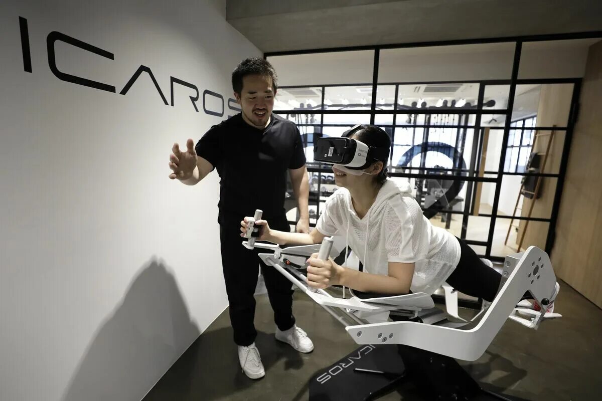 Vr фитнес. Виртуальная реальность фитнес. VR тренировки. Виртуальная реальность в спорте. VR тренажер фитнес.