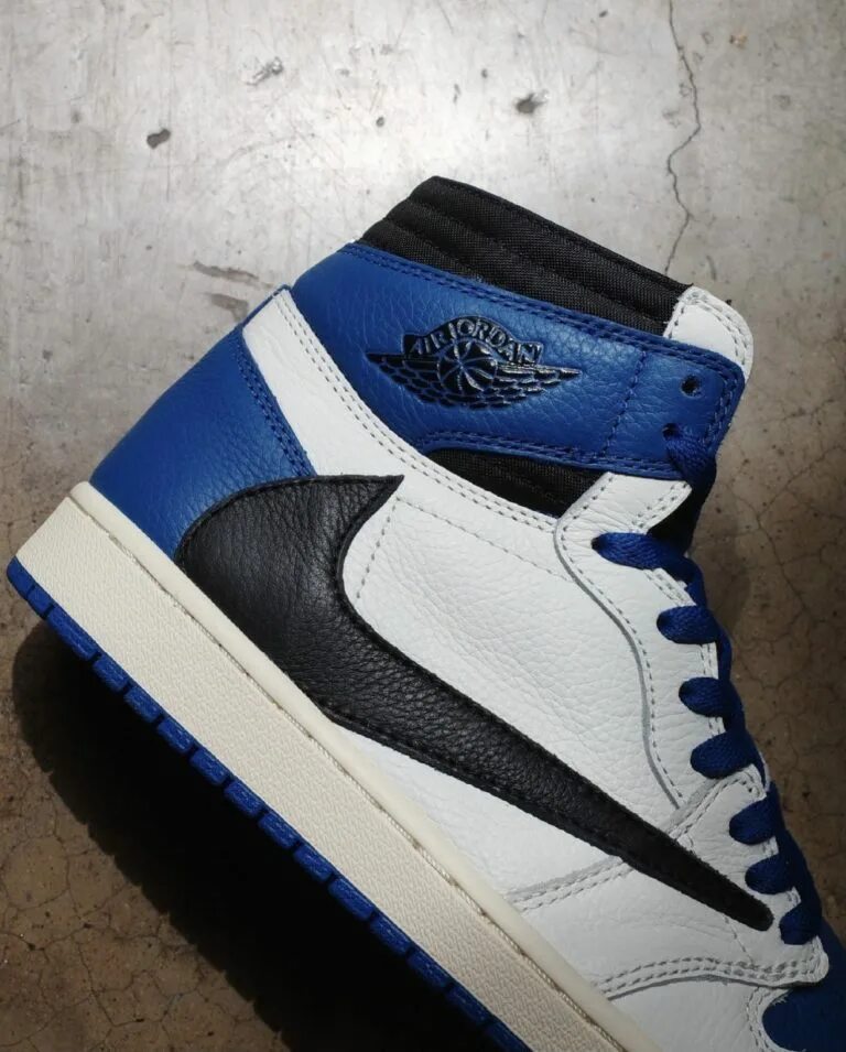 Travis scott og. Nike Air Jordan 1 Travis. Nike Air Jordan 1 x Travis Scott x fragment. Nike Air Jordan 1 Travis Scott синие.