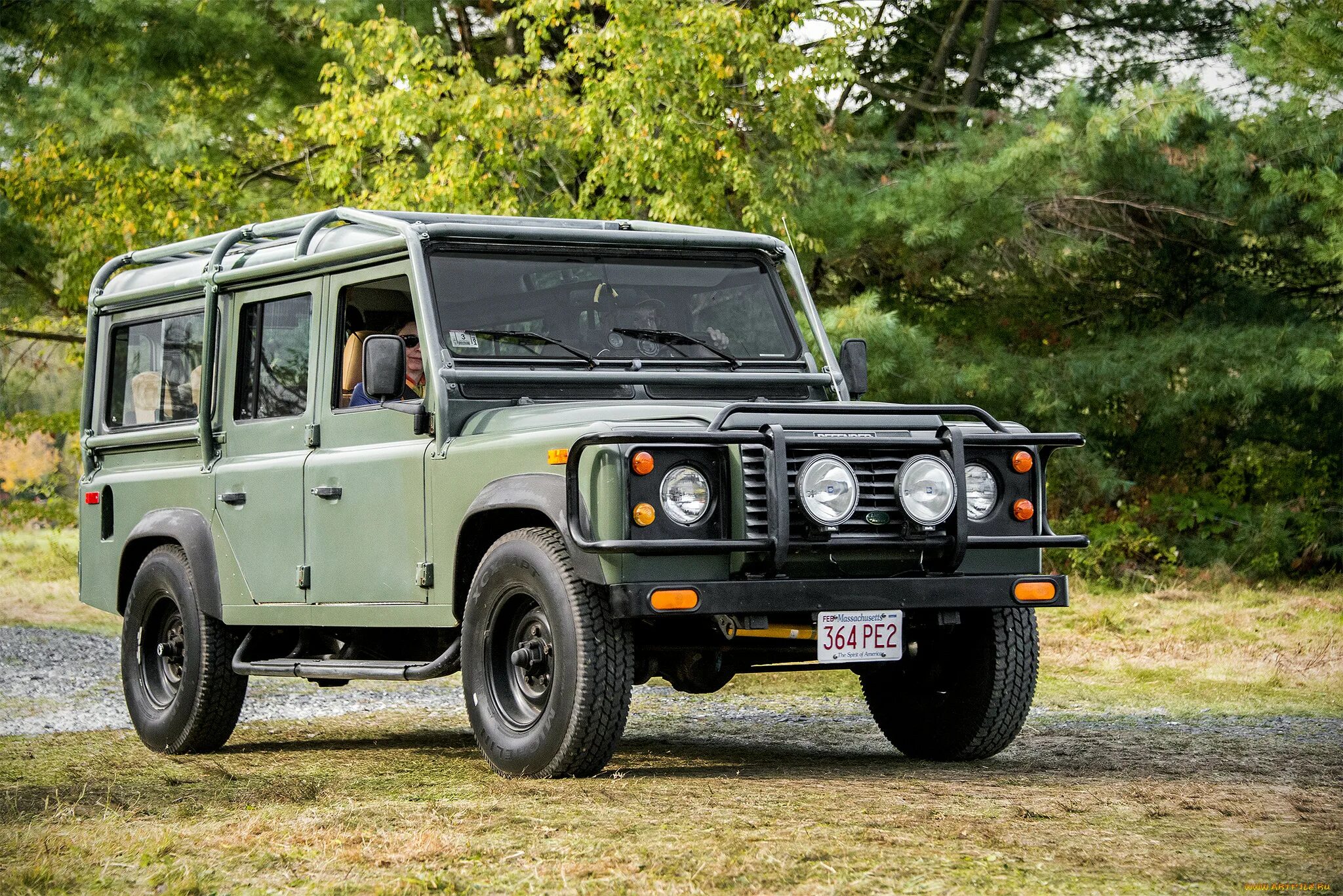 Defender автомобиль. Джип ленд Ровер Дефендер. Ленд Ровер 110. Внедорожник Дефендер 110. Ленд Ровер Дефендер 110 старый.