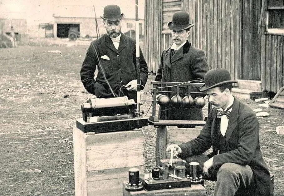 История. Изобретение Маркони 1896 года. Маркони 1901г. Изобретения британцев 19 века в Англии. Европа 19 век Маркони изобретатель радиосвязи.