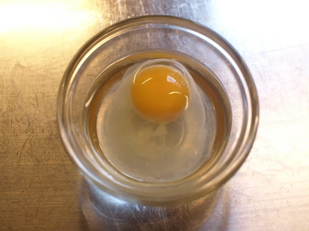 Яйцо уксус сливочное масло. Мазь из яиц. Яйцо в уксусе. Яйцо уксус масло мазь.