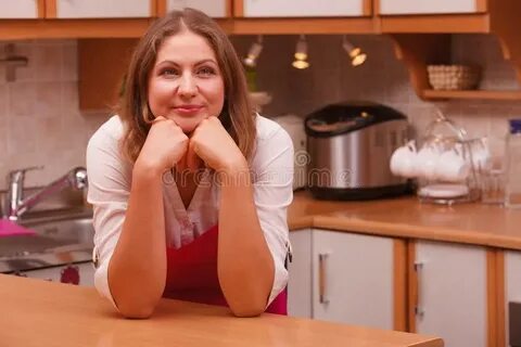 Жена стала домохозяйкой