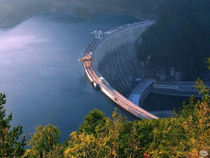 Саяно-Шушенская ГЭС водохранилище. Енисей Саяно-Шушенская ГЭС. Река Енисей Саяно Шушенская ГЭС. Водохранилище СШГЭС.