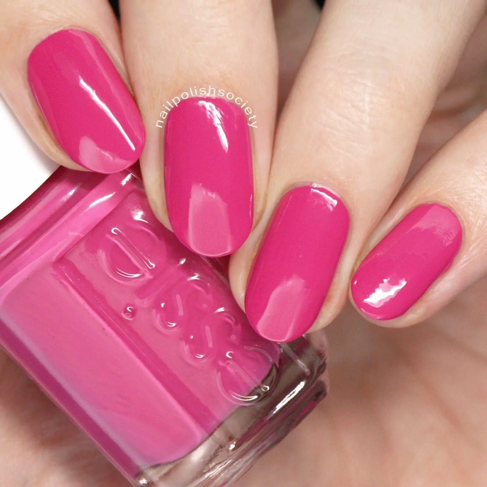 Ногти цвета фуксии. Essie фуксия. essie 61. малиновый маникюр. маникюр цвета фуксии.