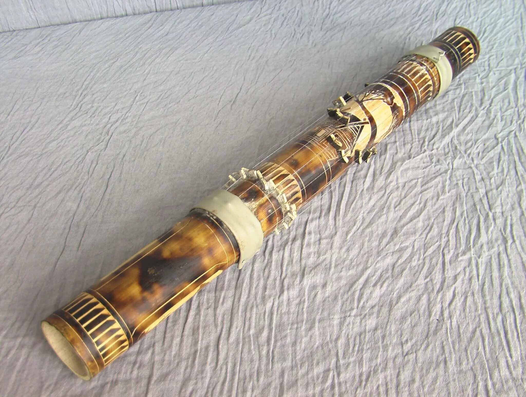 Валиха. Валиха мадагаскар. Валиха. Валиха музыкальный инструмент. Валиха музыкальный инструмент.