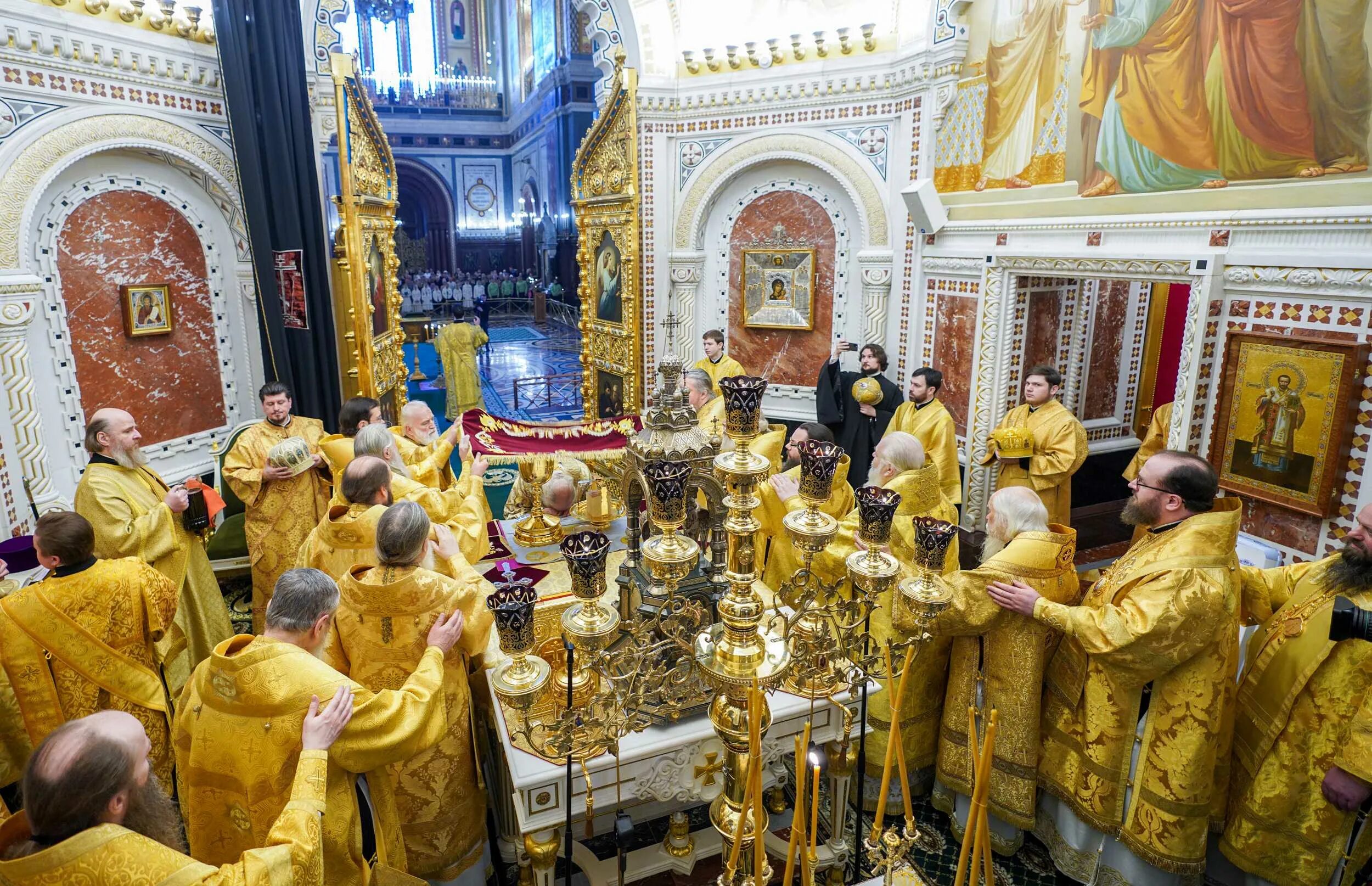 Русские церкви. Русский православный храм. О литургии. Москва. Храм Христа Спасителя.