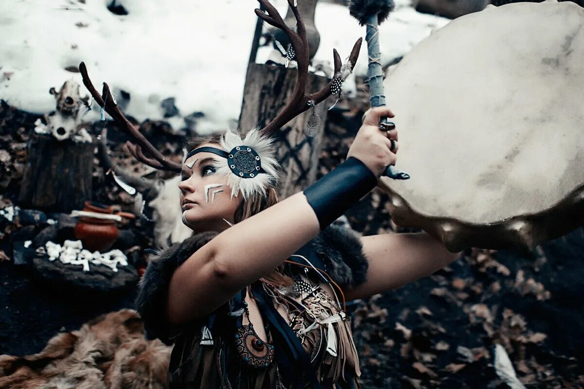 Лин шаманка. Лин шаманка. Амазонский шаман. Анджелина шаманка. Образ шаманки.