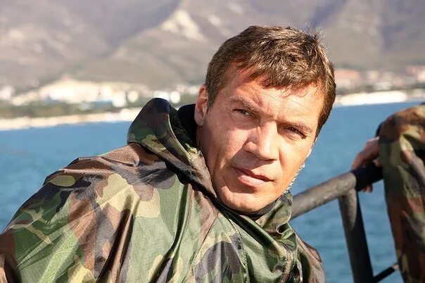 Чернов олег александрович. Актер сыгравший батю. Олег чернов морские дьяволы. Олег чернов. Морские дьяволы батя.