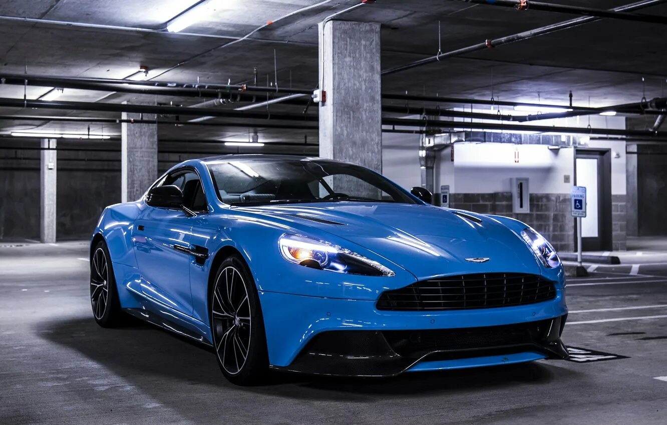 Blue sport. Aston Martin db9 Blue. Aston Martin db9. Aston Martin db9 гоночный. Aston Martin db9 синий.