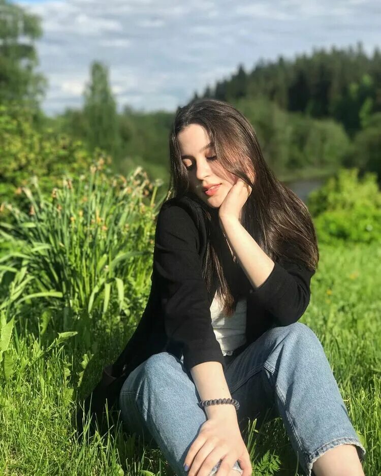 Как выглядит девушка 19. Девушка 19 лет. симпатичные девушки 19 лет. милые девушки 19 лет. красивая русская девушка 19 лет.
