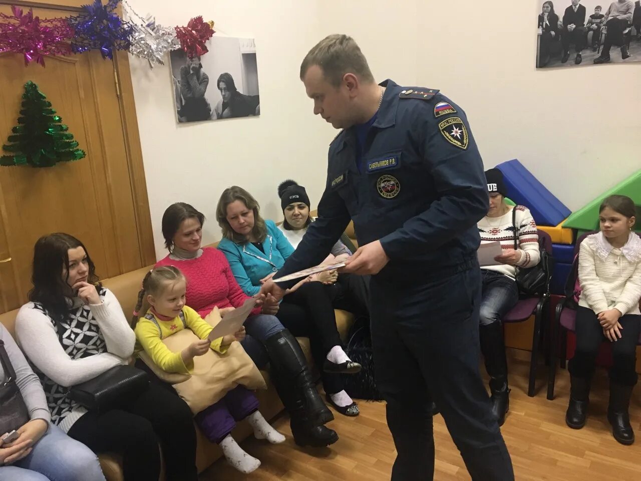 выплаты семьям с детьми. социальная помощь детские. социальная поддержка многодетных семей. помощь детям. социальная помощь детские.