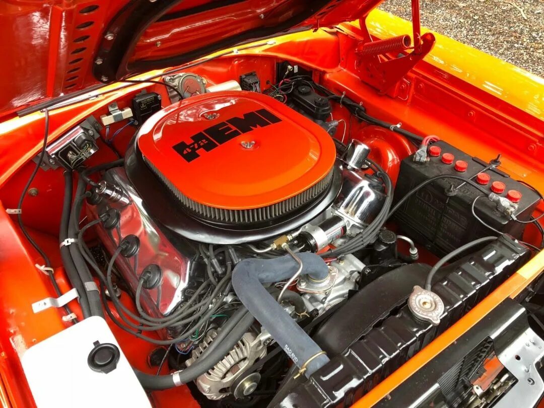 Тюнингованный двигатель ваз 2107. С. Кастом двигатель chevy chevelle. Dodge coronet 1970 под капотом. Мощный автомобильный двигатель.