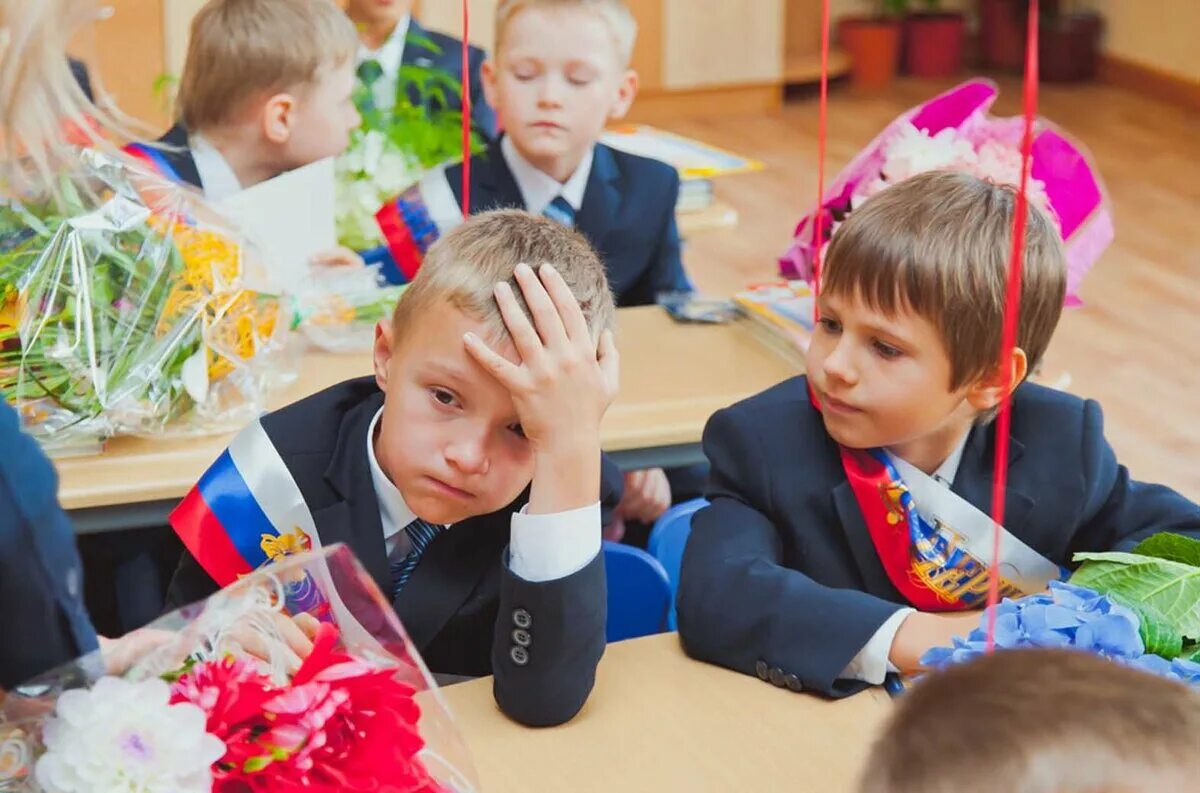 Какие года пошли в первый класс. Первоклассник. Школа первоклассника. Первоклассники в классе. Школьники первый класс.