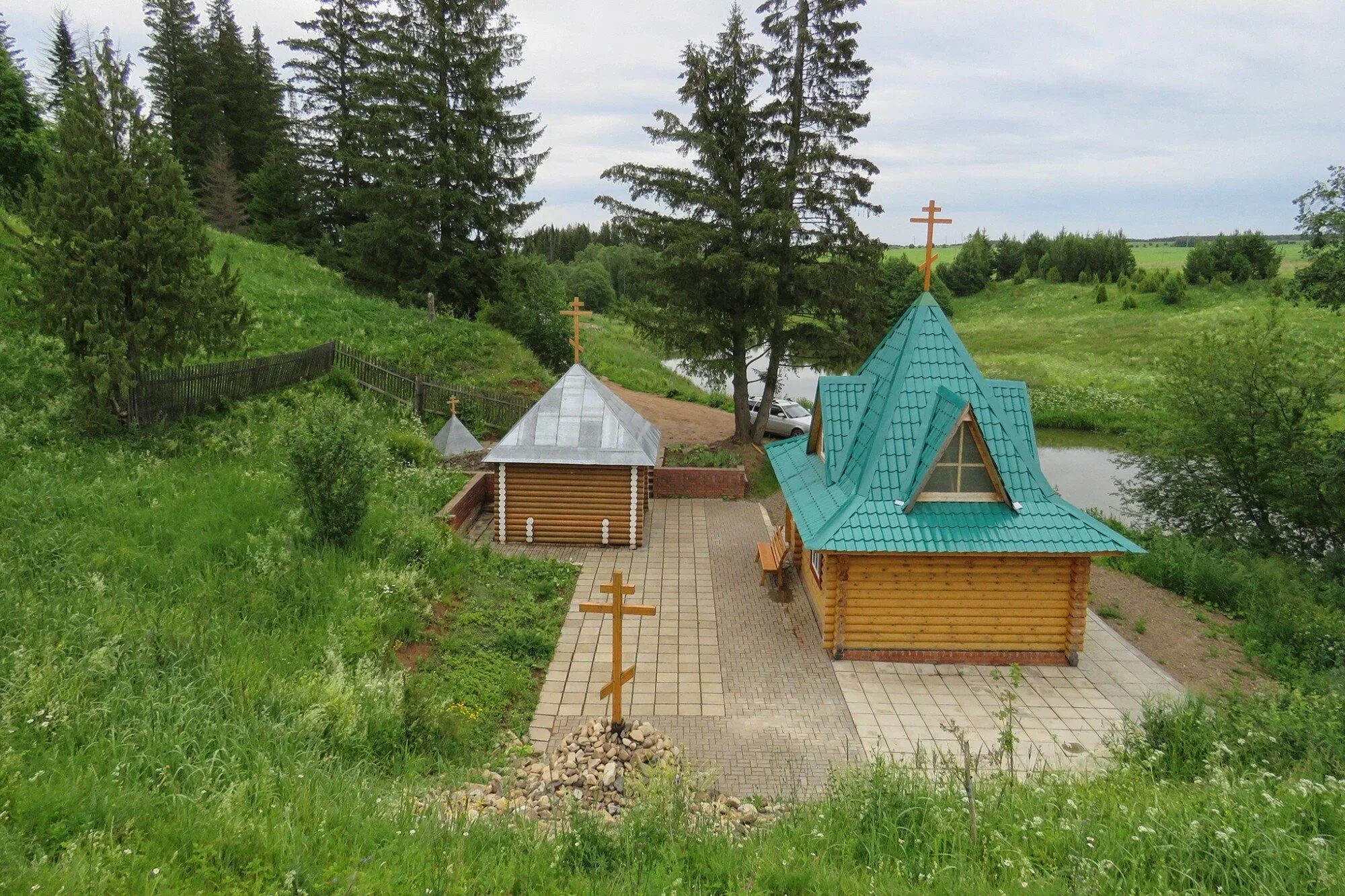 Родник красногорск. С Перевозное Воткинский район Святой источник. Перевозное Удмуртия монастырь купель. Село Перевозное источник Удмуртия. Купель в Перевозном Удмуртия.