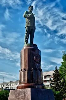 Памятник м