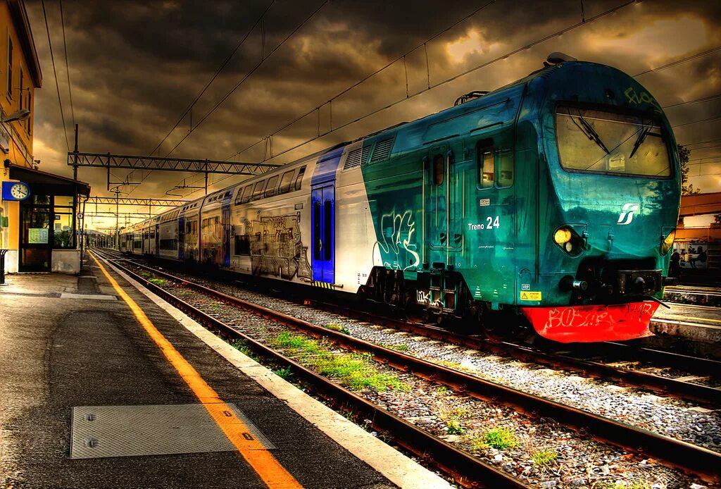 Ржд вокзал москва. Поезда со станции. Жд вокзал минск перрон. Поезда со станции. Станция ростов главный эп1м.