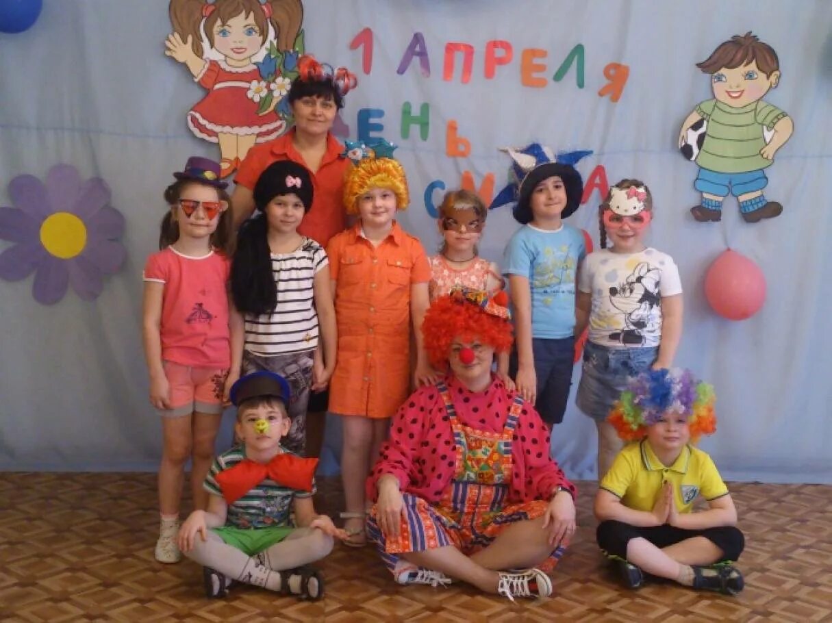 День смеха в детском саду. День смеха в детском саду. Рисунок на день смеха. День смеха надпись. День смеха в детском саду.