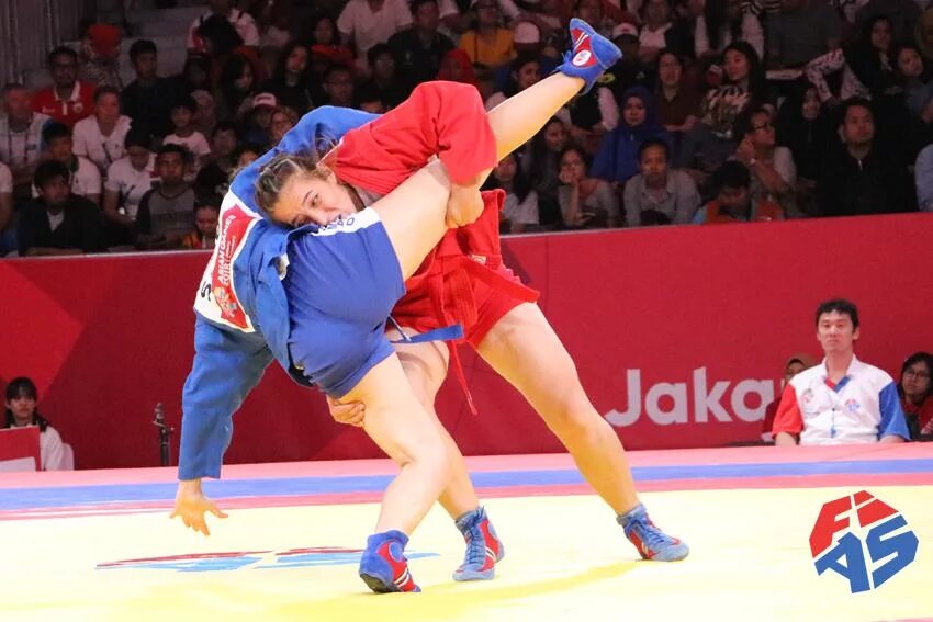 Годовников самбо. Центр спортивной борьбы новосибирск. Олимпиада боевое самбо. Самбо 2. Женское самбо на ковре.