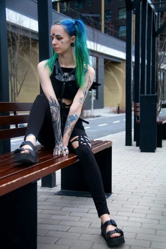 Ви вай художница. Nct надпись. Ви вай. Ви вай. K/da seraphine.