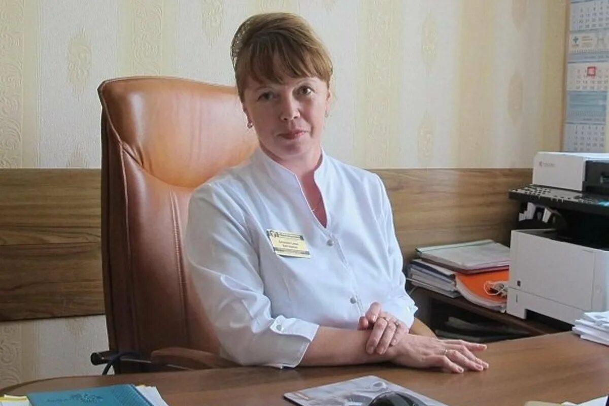 Вячеслав чурсин главный врач великолукской межрайонной больницы. Начмед больницы. Районная больница кузнецк. Начмед црб. Районная поликлиника кузнецк.