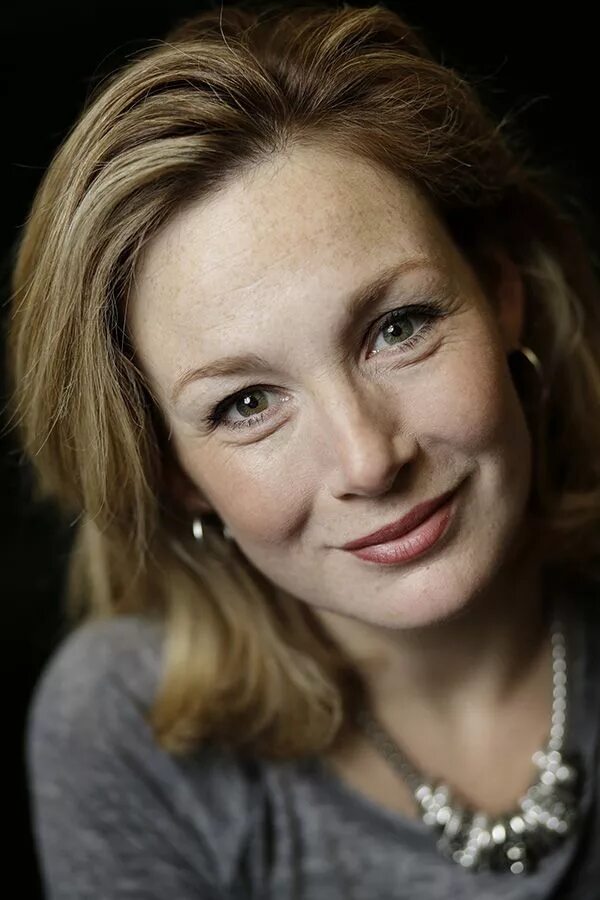 Кино кровный отец 2016. Отцы актриса. Родители сериал 2022. Эрин мориарти кровный отец. Александр робак сериалы 2021.