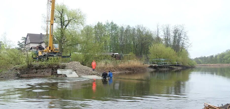 Уровень воды в тамбове сегодня. Дамба Тамбов. Река Цна. Дамба на реке. Временная плотина Тамбов.