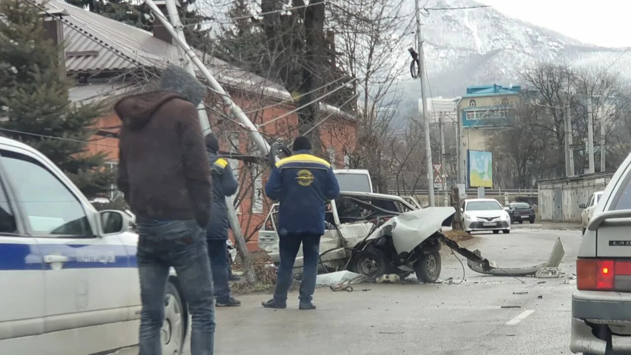 Авария в пятигорске на калинина. Дтп пятигорск вчера. Дтп ставропольский край пятигорск. Дтп пятигорск вчера. Дтп пятигорск вчера.