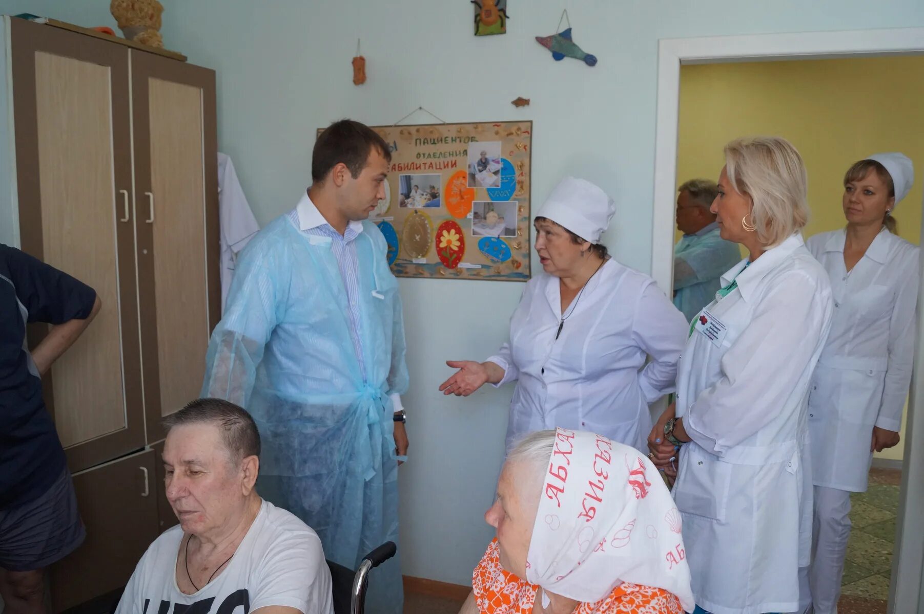 Поставлен вопрос об увольнении главврача больницы, где заболели малыши