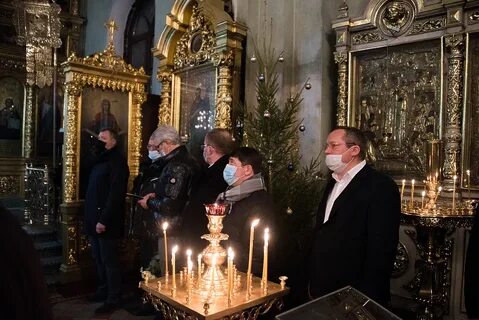 Сколько идет рождественская служба в храме