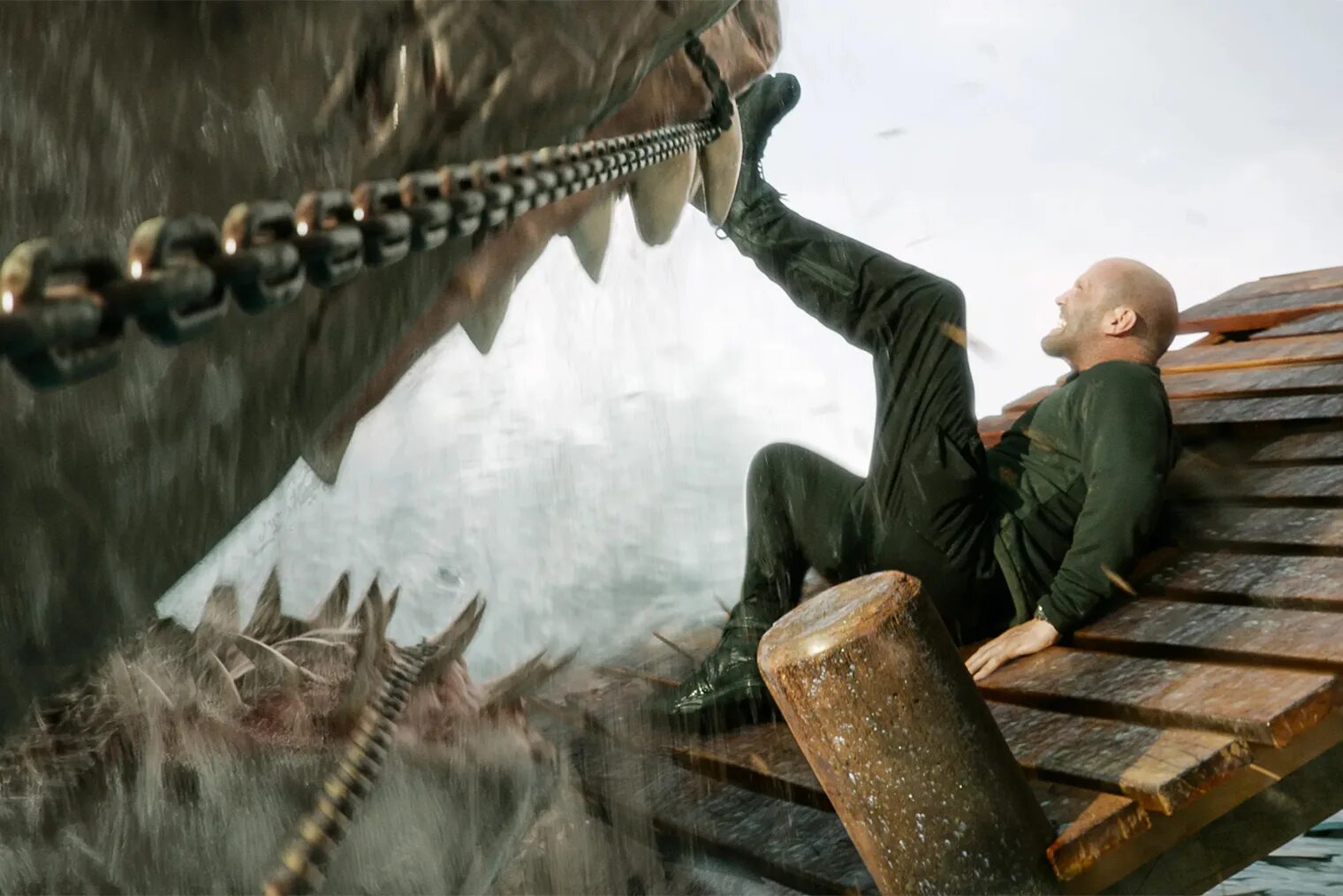 мэг монстр глубины 2. мег монстр глубины мегалодон. нападение акулы мегалодон мег монстр глубины 2018. монстры глубины 2018 2. мег монстр глубины батискаф.